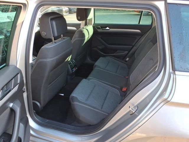 Volkswagen Passat Variant 2,0TDI 4M Business AHK LED Kamera
