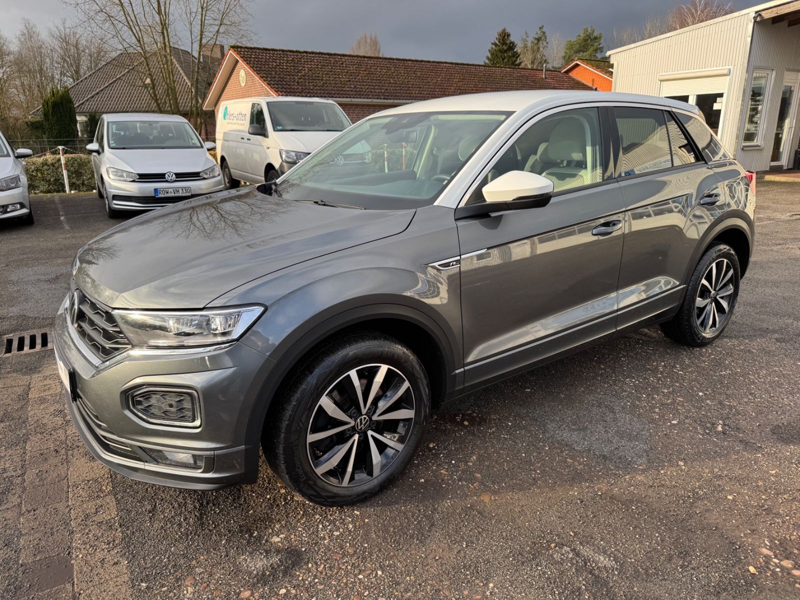 Volkswagen T-Roc Style 4Motion R-Line - Samsaru's Car Outlet