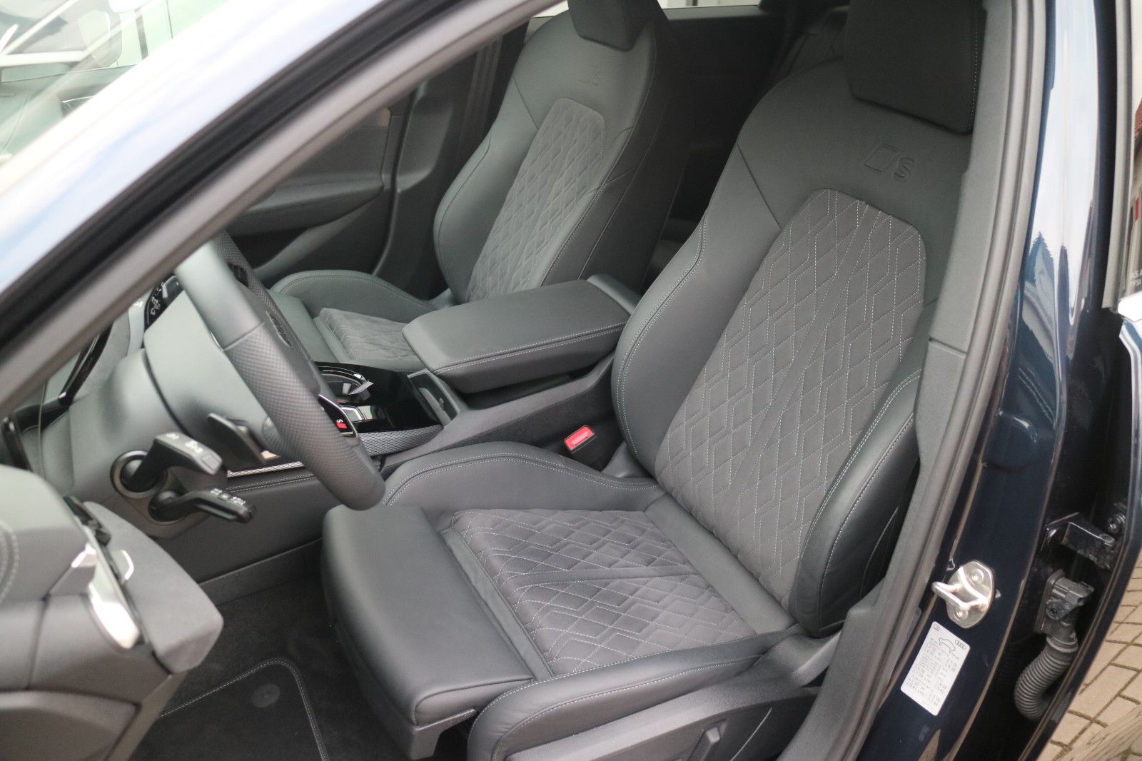 Audi A5 Avant 2,0TFSI-Quattro-S-Line-ACC-AHK-