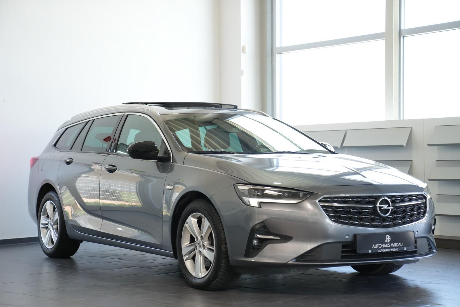 Opel Insignia B Sports Tourer Elegance - Samsaru's Car Outlet