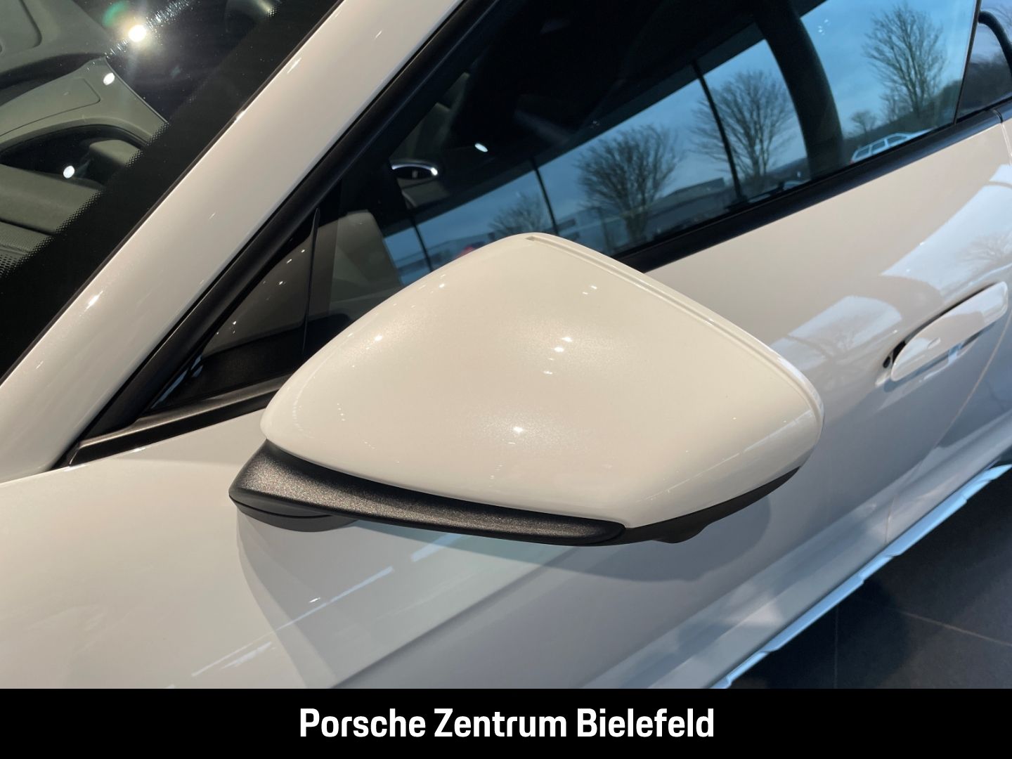 Porsche Taycan 4 Cross Turismo Panorama Surround-View