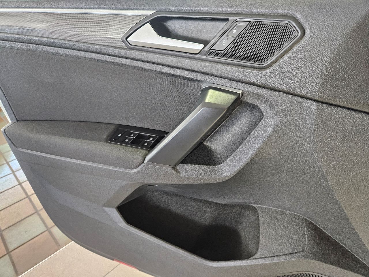Volkswagen Tiguan 1.5 TSI IQ.DRIVE - Samsaru's Car Outlet