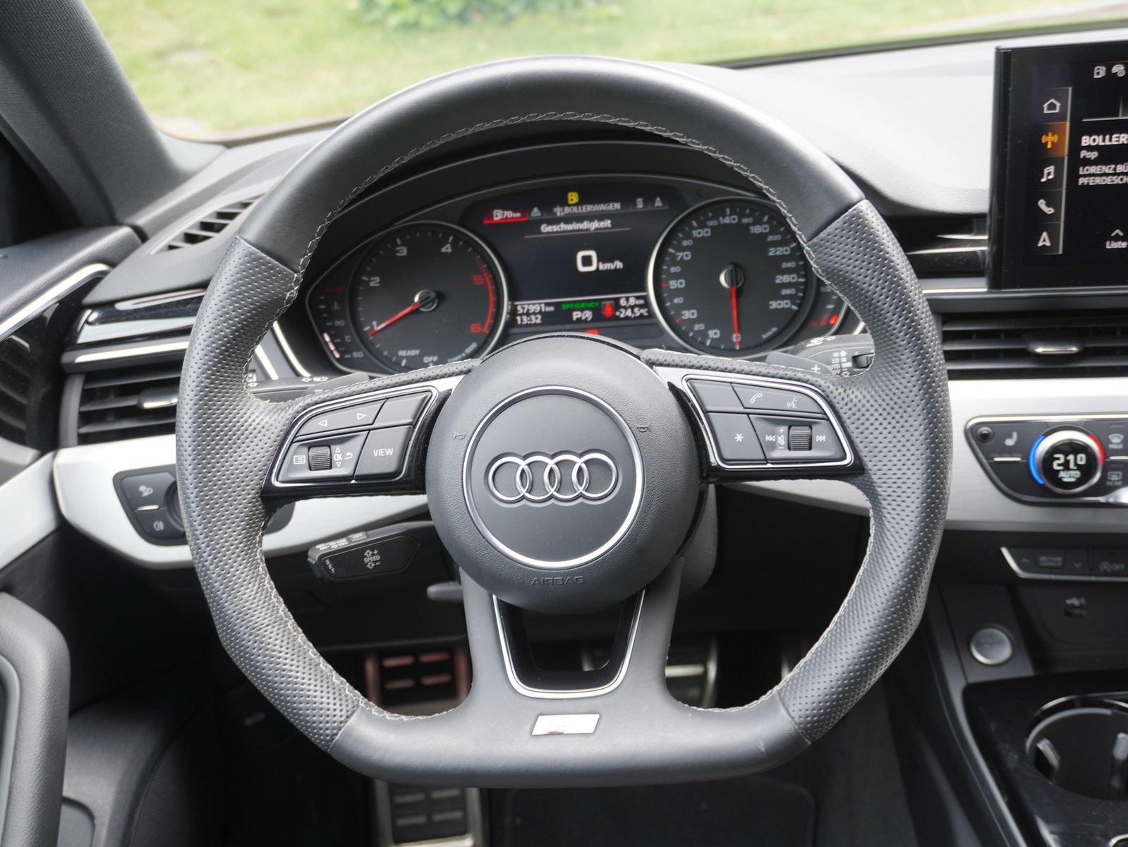 Audi A4 2.0 TDI 35 S-Line - Samsaru's Car Outlet