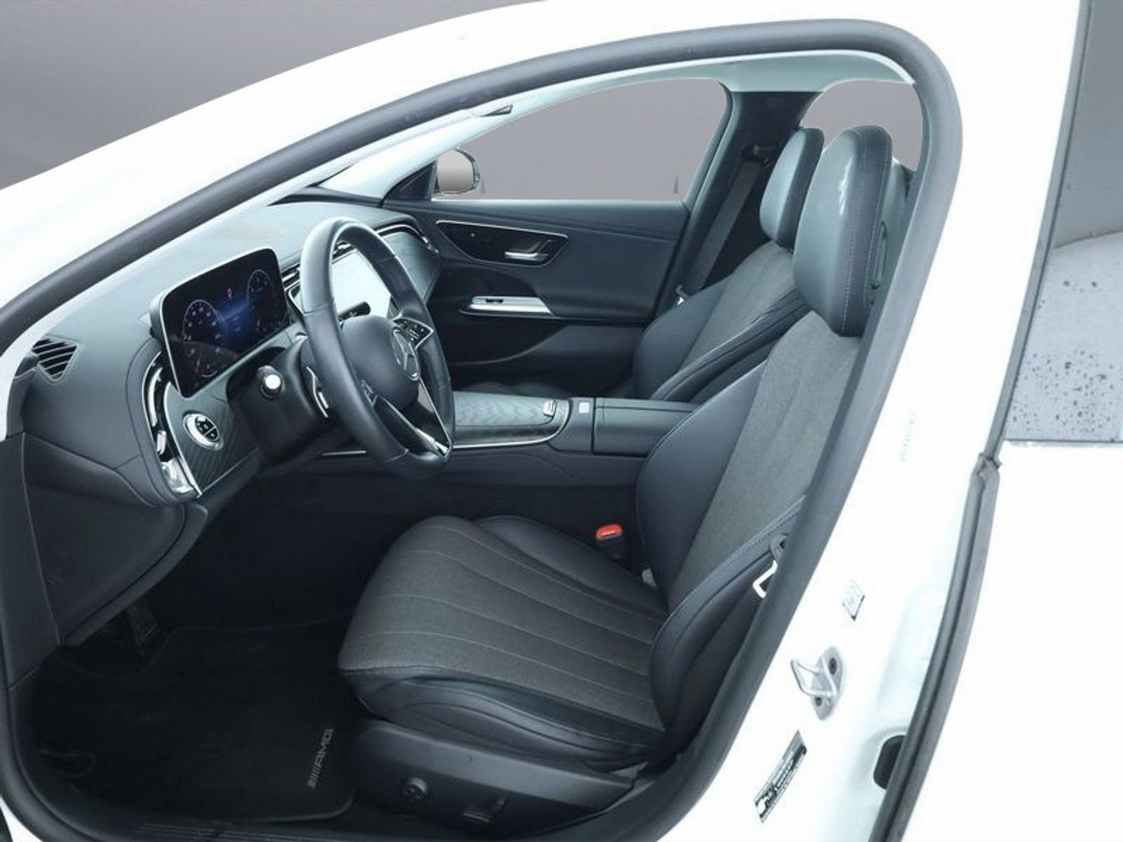 Mercedes-Benz E 220 d AVANTGARDE - Samsaru's Car Outlet