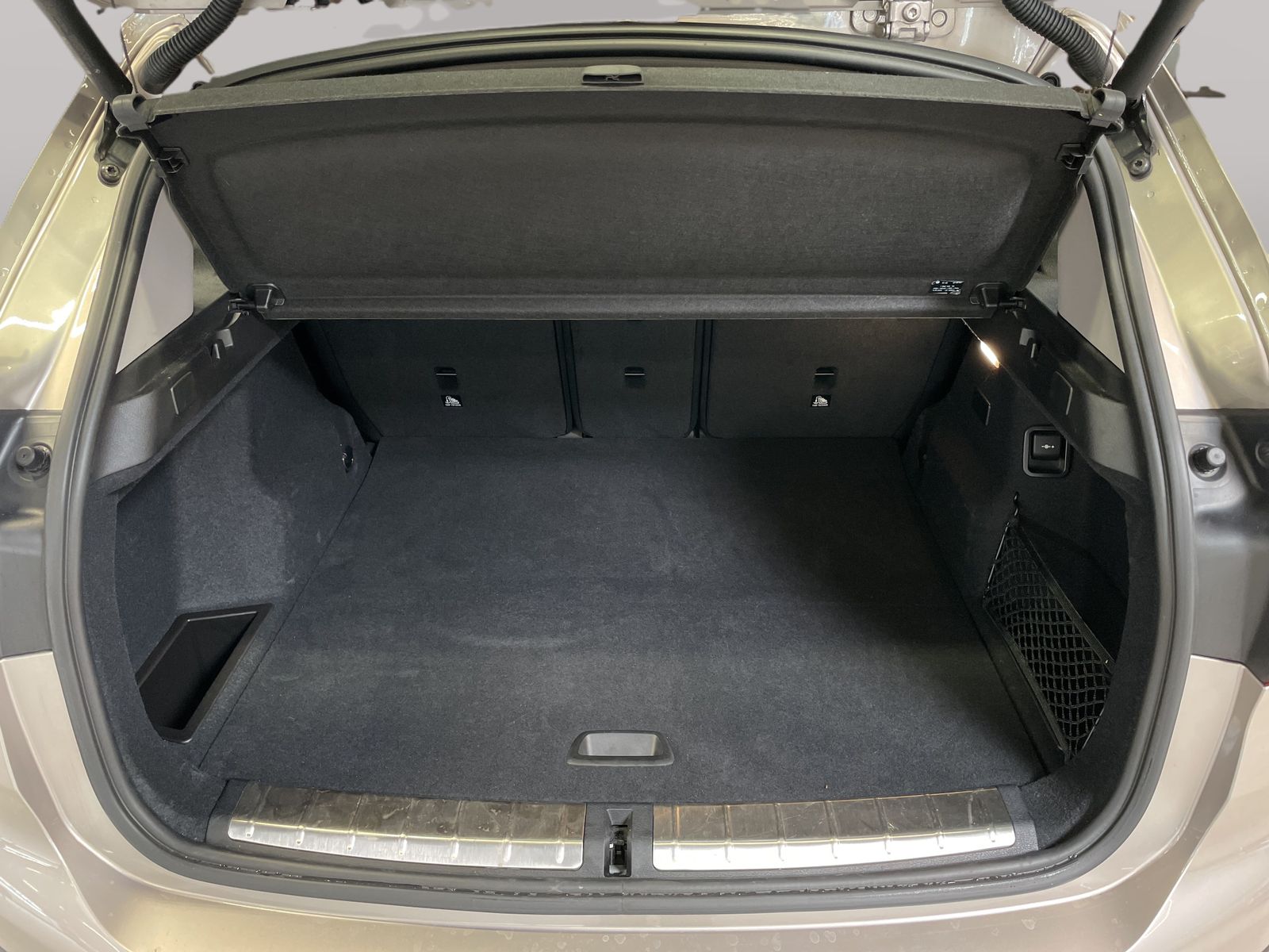BMW X1 xDrive25e - Samsaru's Car Outlet