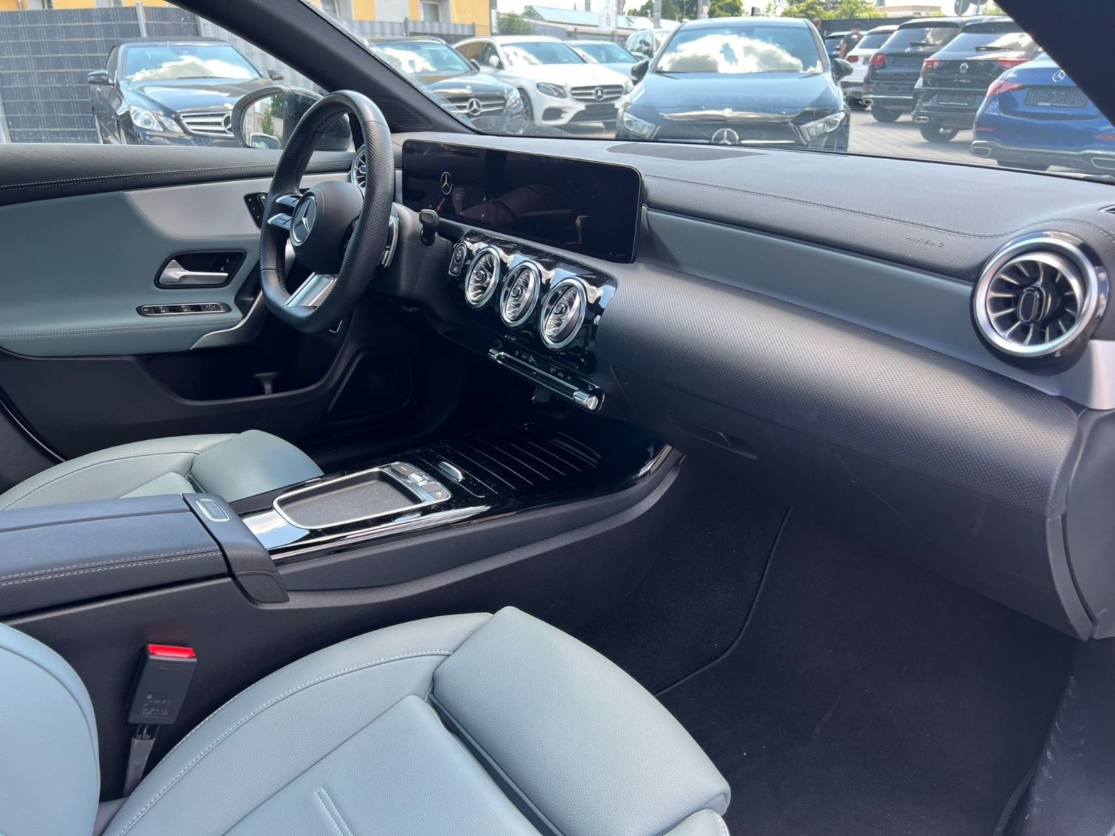 Mercedes-Benz CLA 200 AMG - Samsaru's Car Outlet
