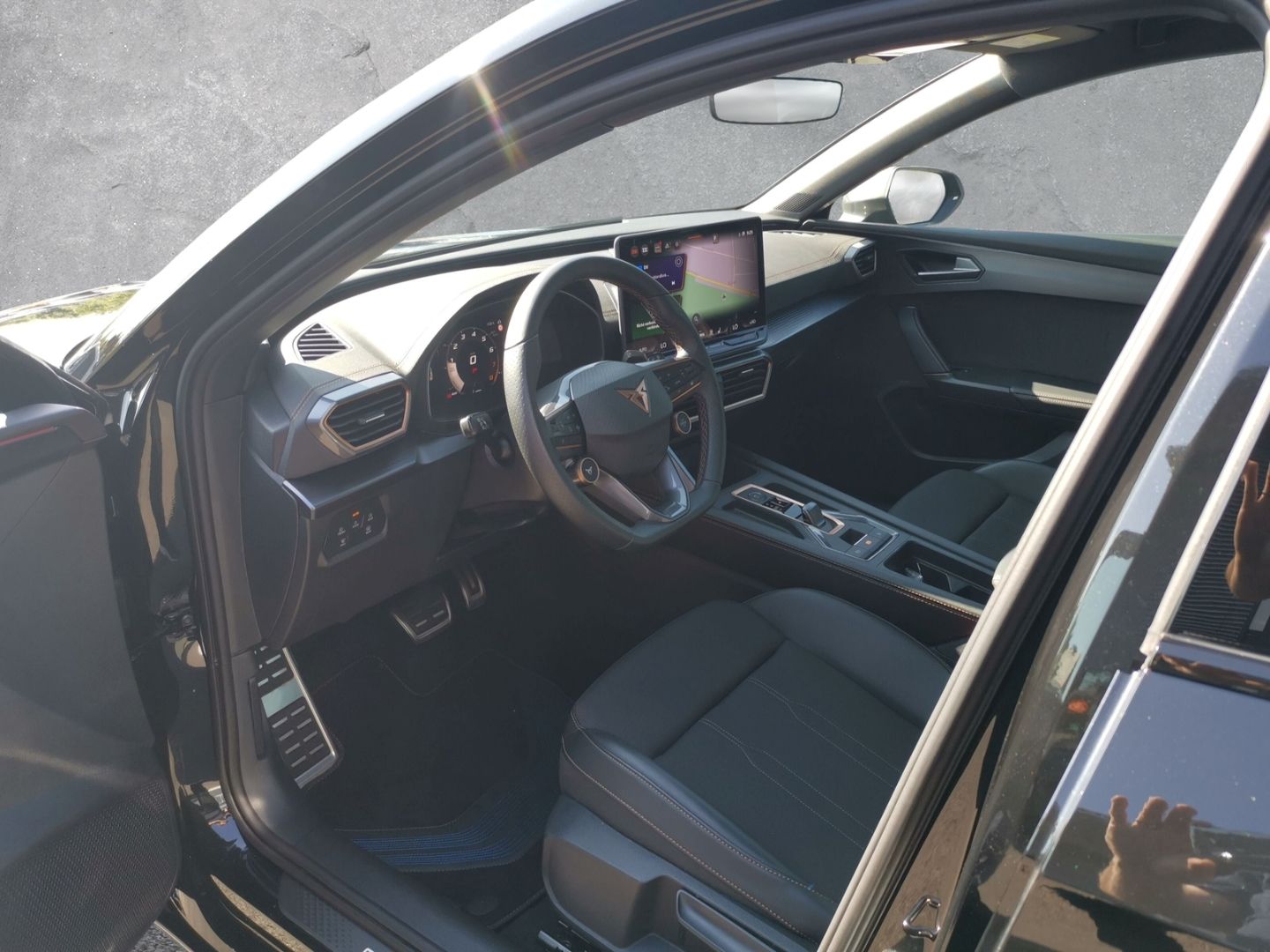 Cupra Leon SPORTSTOURER 1.5 eTSI 150PS 7G-DSG - Samsaru's Car Outlet