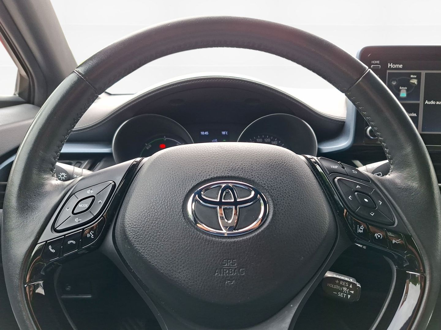 Toyota C-HR 2.0 HYBRID Team - Samsaru's Car Outlet