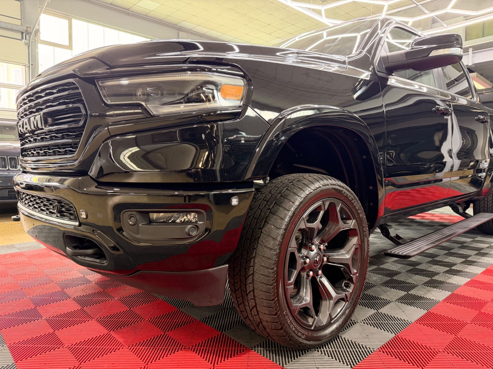 Dodge RAM 1500 5.7 4X4 LIMITED Night LPG Pano Head-Up