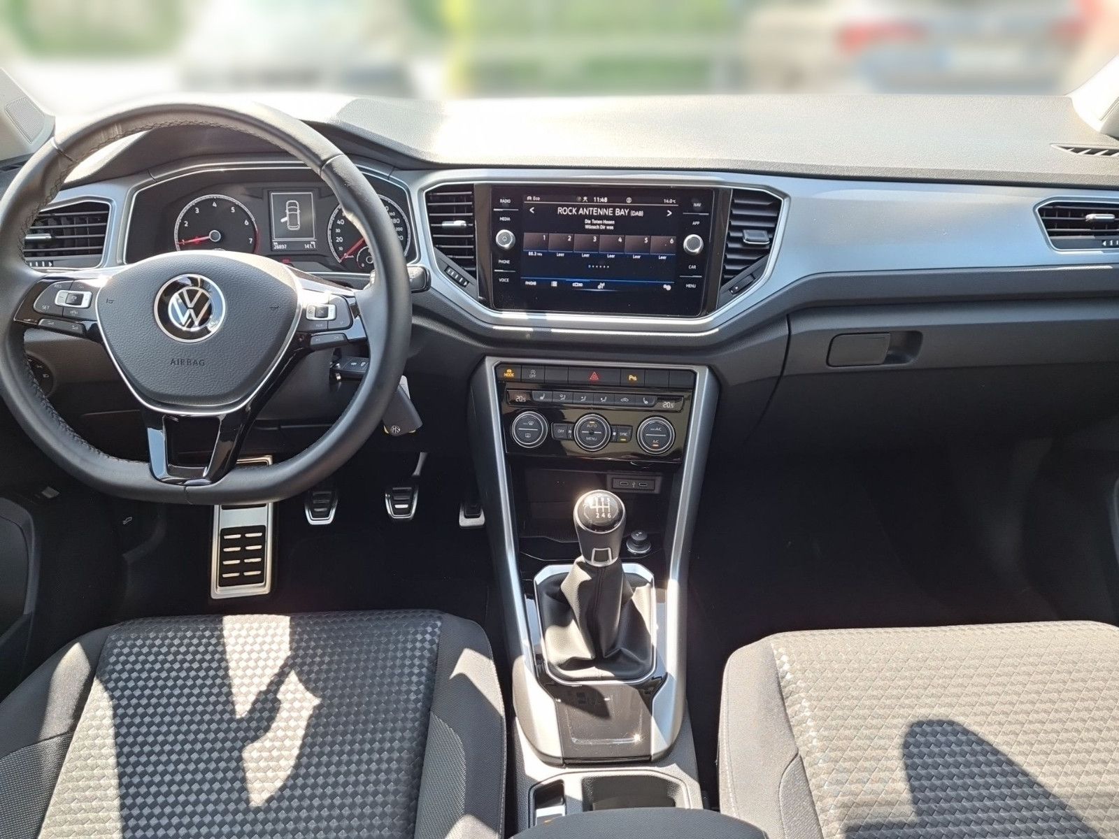 Volkswagen T-Roc 1.5 TSI Active - Samsaru's Car Outlet
