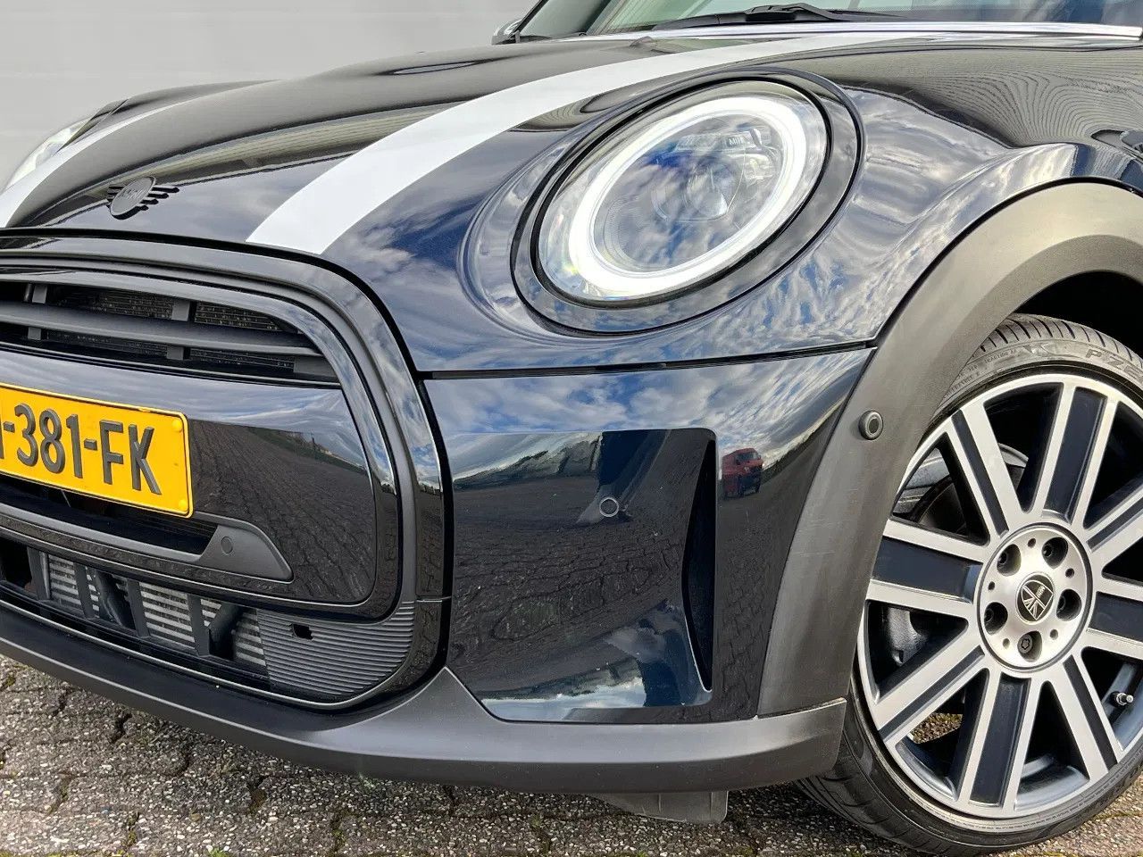 MINI Cooper Cabrio YOURS - Samsaru's Car Outlet
