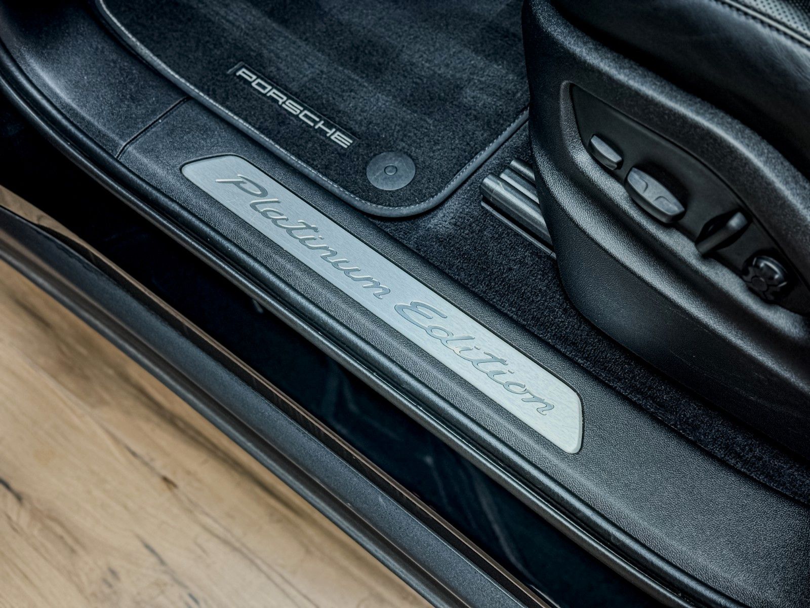 Porsche Cayenne Platinum Edition, Approved bis 11.2027 !