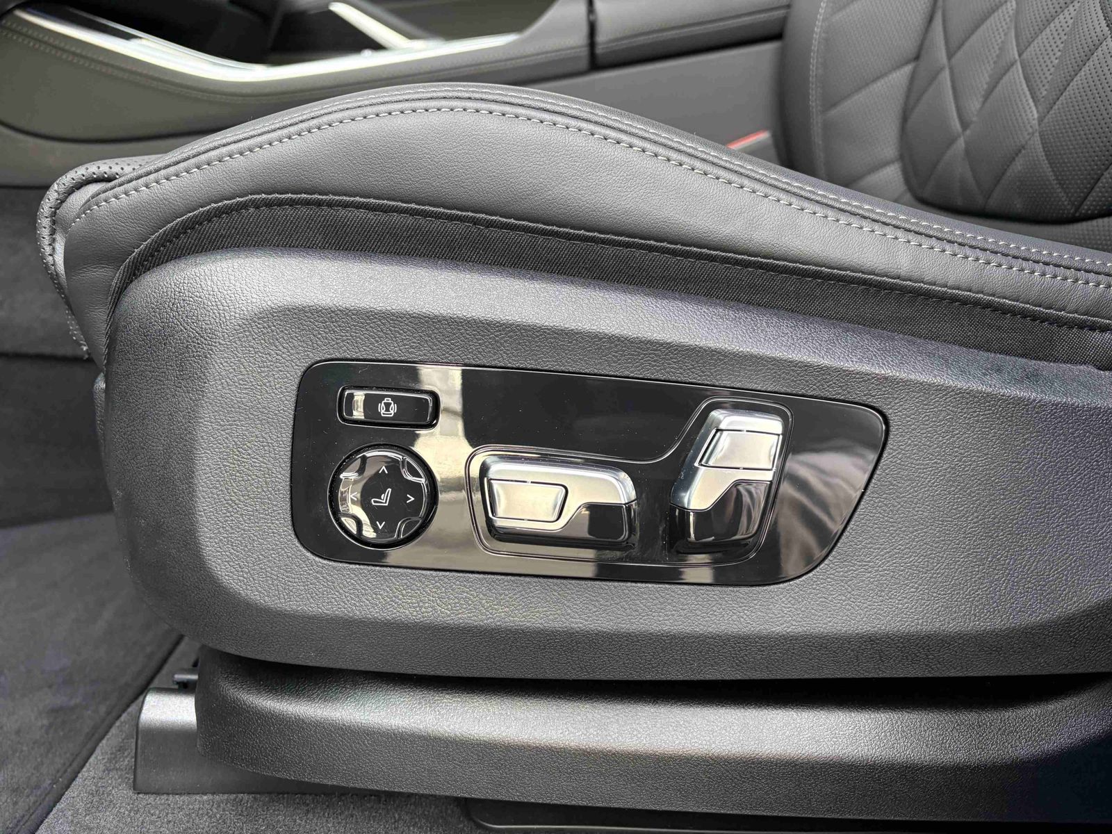 BMW X5 xDrive50e M Sport AdapLED Pano DA PA Prof HuD