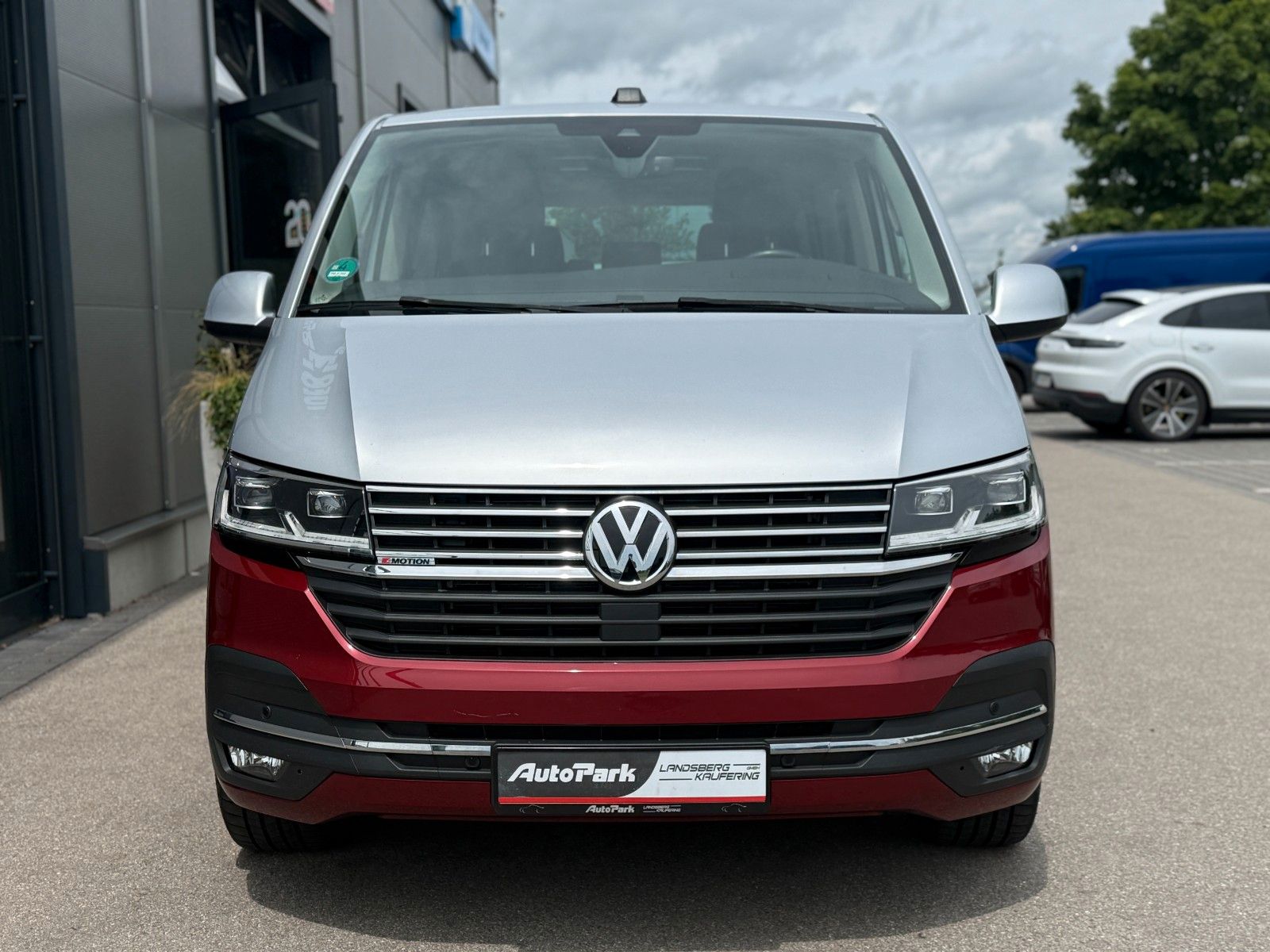 Volkswagen T6.1 MULTIVAN TDI 4MOTION DSG - Samsaru's Car Outlet