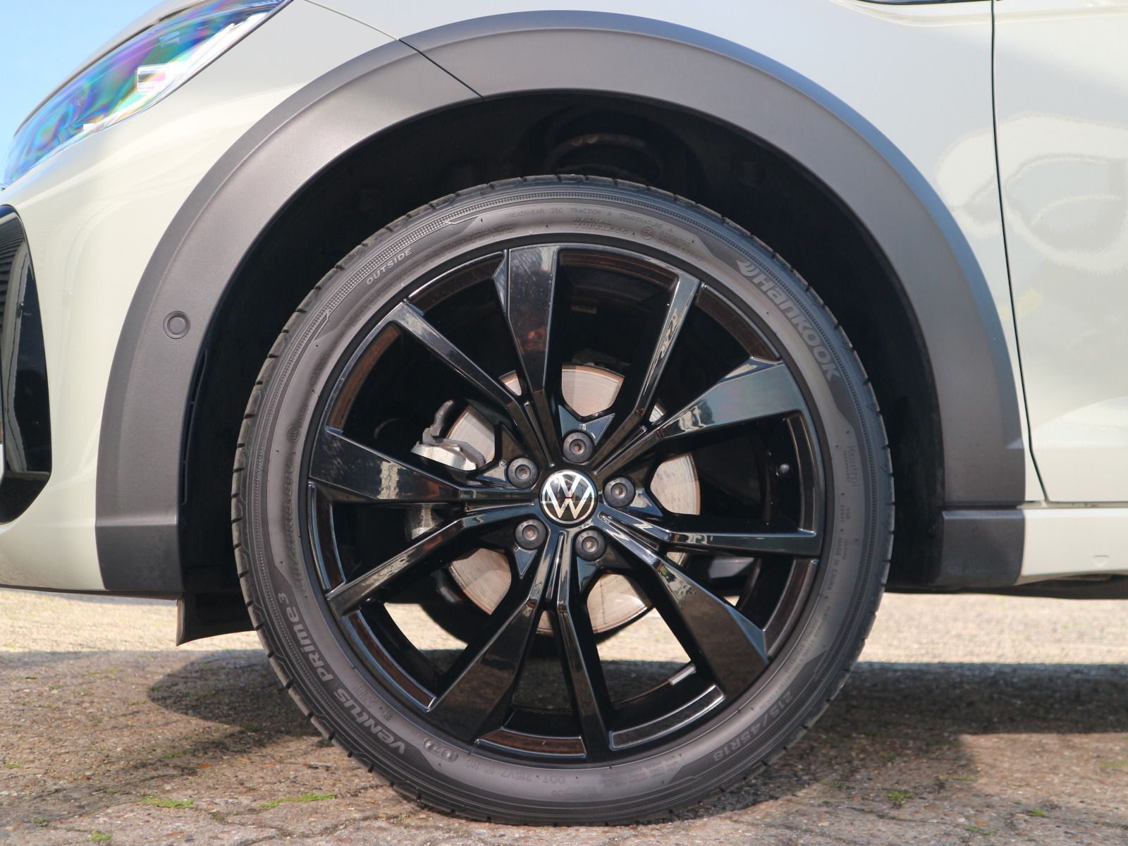 Volkswagen Taigo R-Line 1.5 TSI DSG - Samsaru's Car Outlet