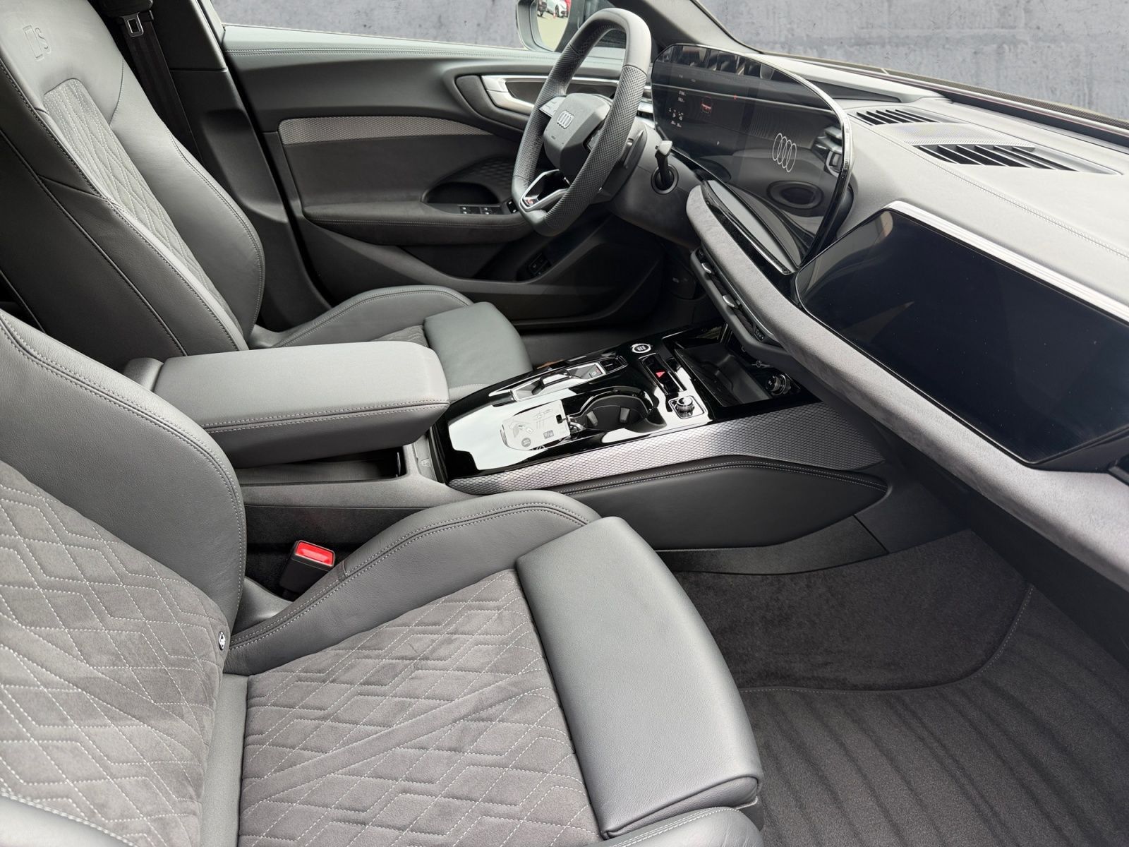 Audi A5 Lim e-hybrid 270kW S-LINE MATRIX+B&O+HuD+PANO