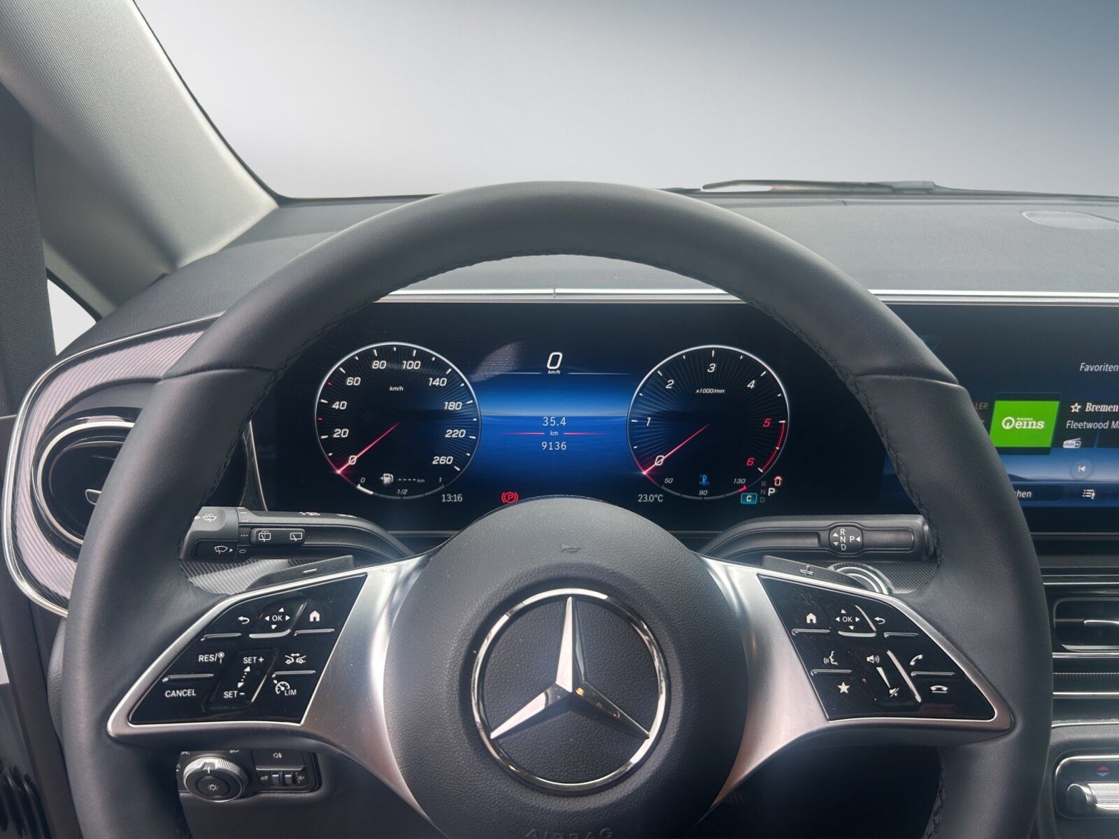 Mercedes-Benz V 220 d - Samsaru's Car Outlet