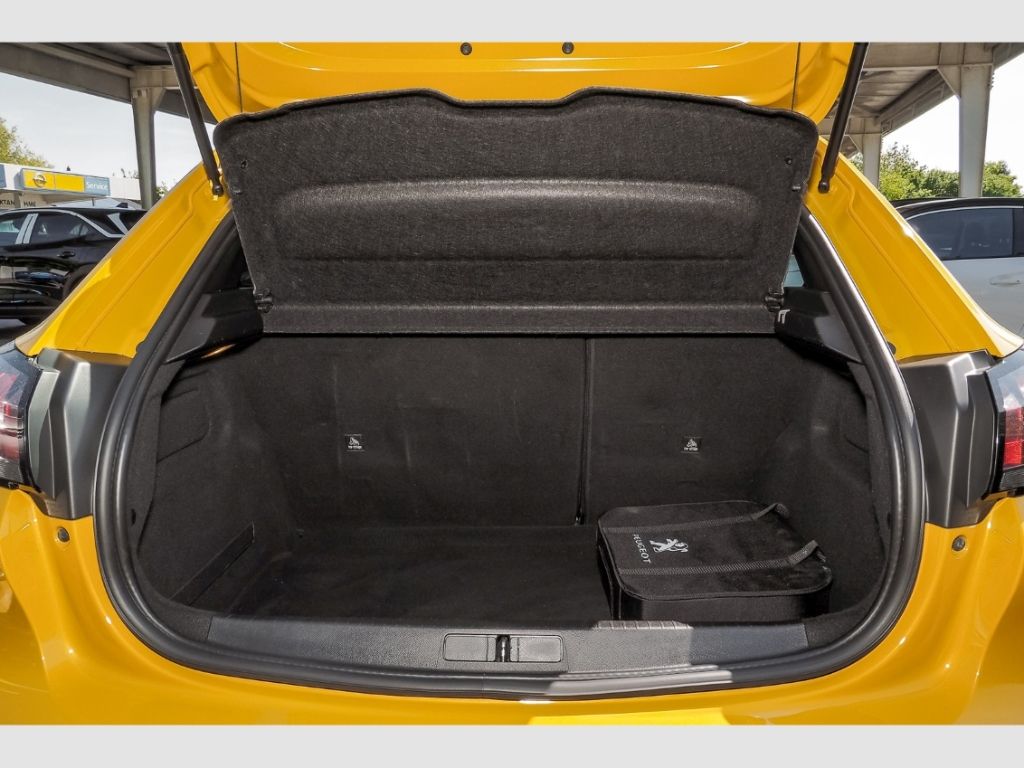 Peugeot e-208 Active - Samsaru's Car Outlet