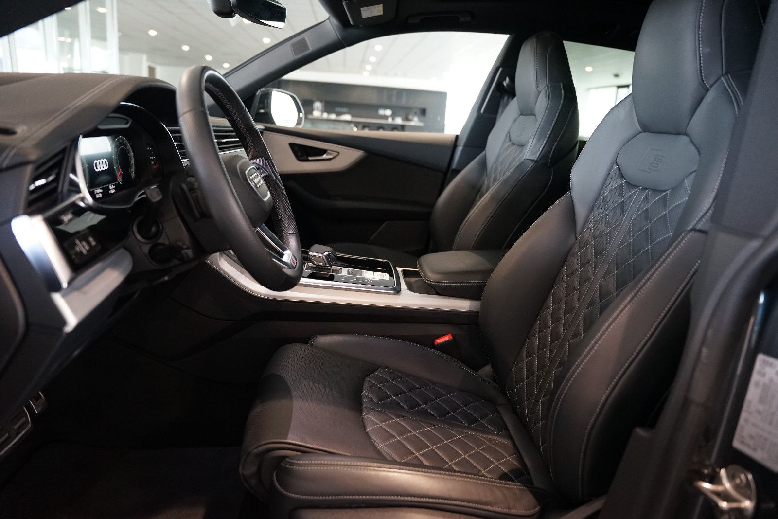 Audi Q8 50 TDI quattro | S line | Pano | B&O | Matrix