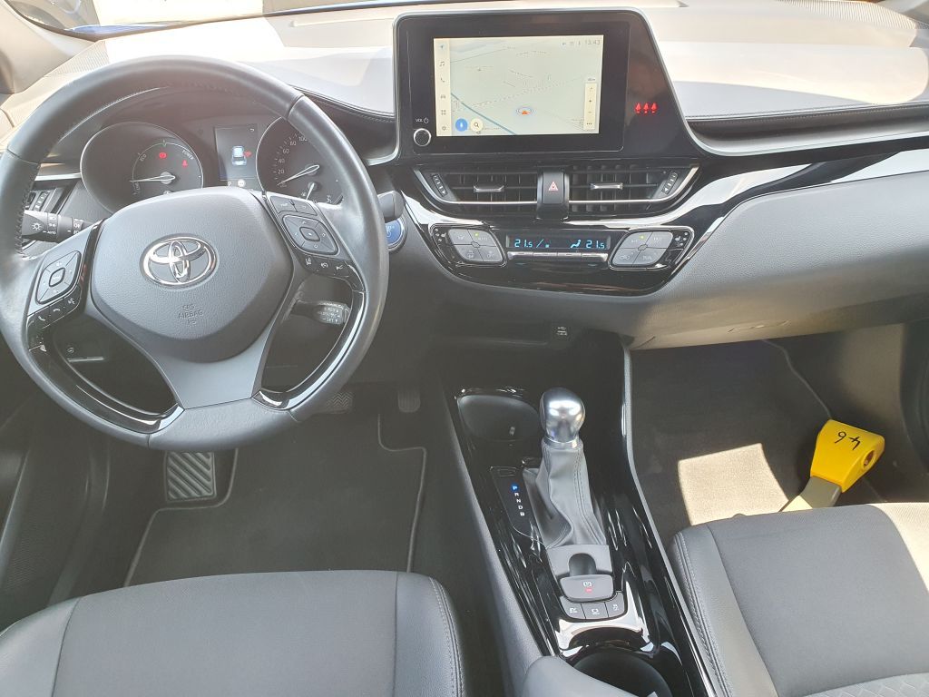 Toyota C-HR Hybrid Team - Samsaru's Car Outlet
