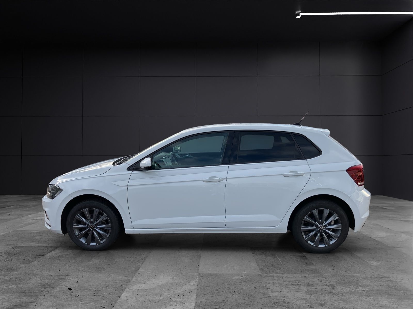 Volkswagen Polo TSI Highline DSG - Samsaru's Car Outlet