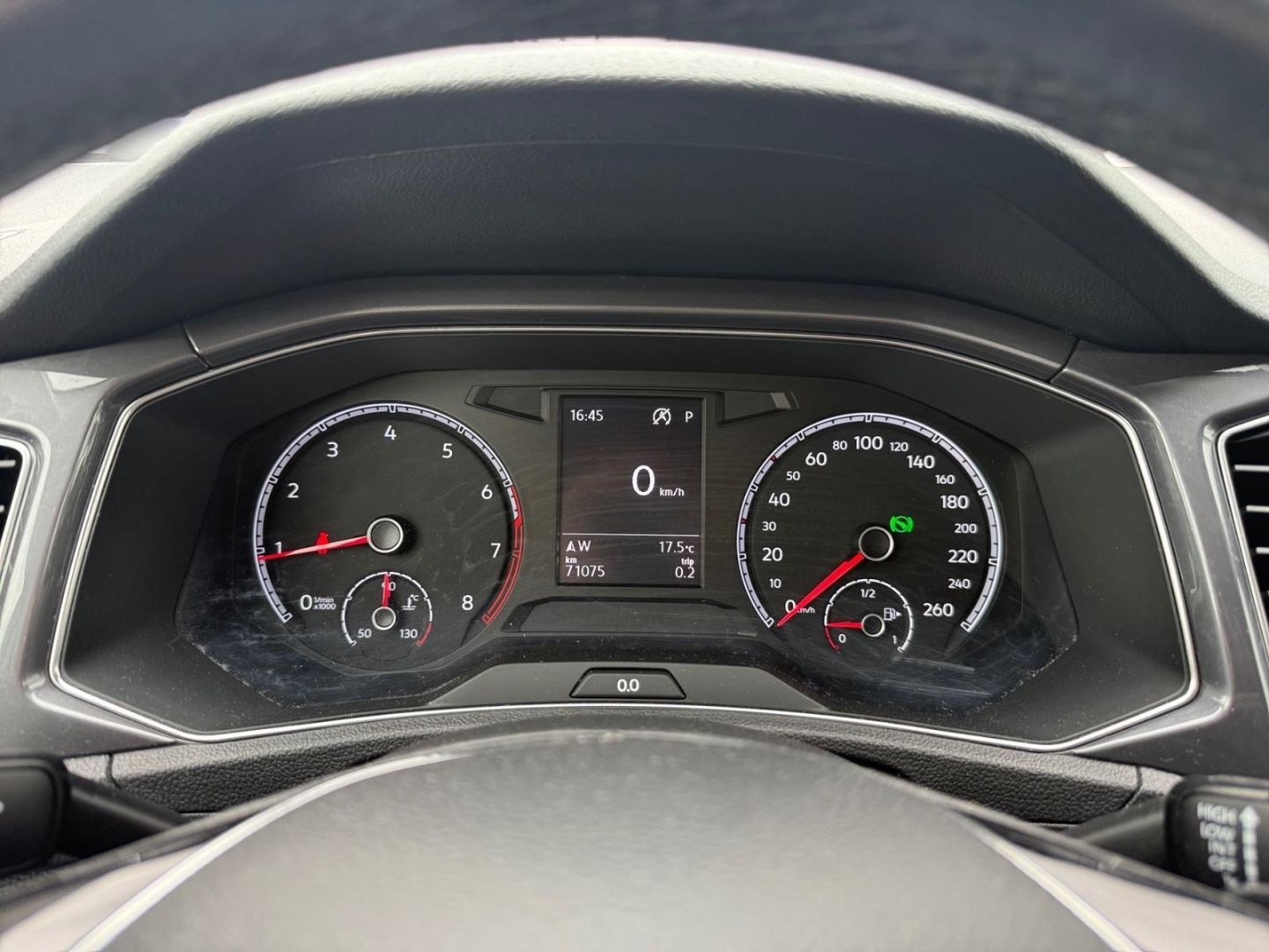 Volkswagen T-Roc IQ.DRIVE 1.5 TSI DSG - Samsaru's Car Outlet