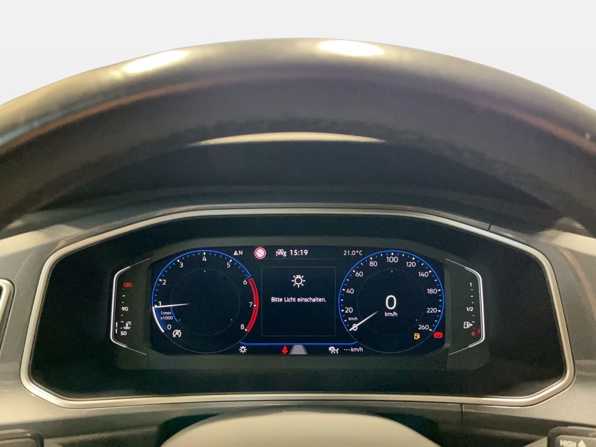 Volkswagen T-Roc 1.0 TSI Style - Samsaru's Car Outlet
