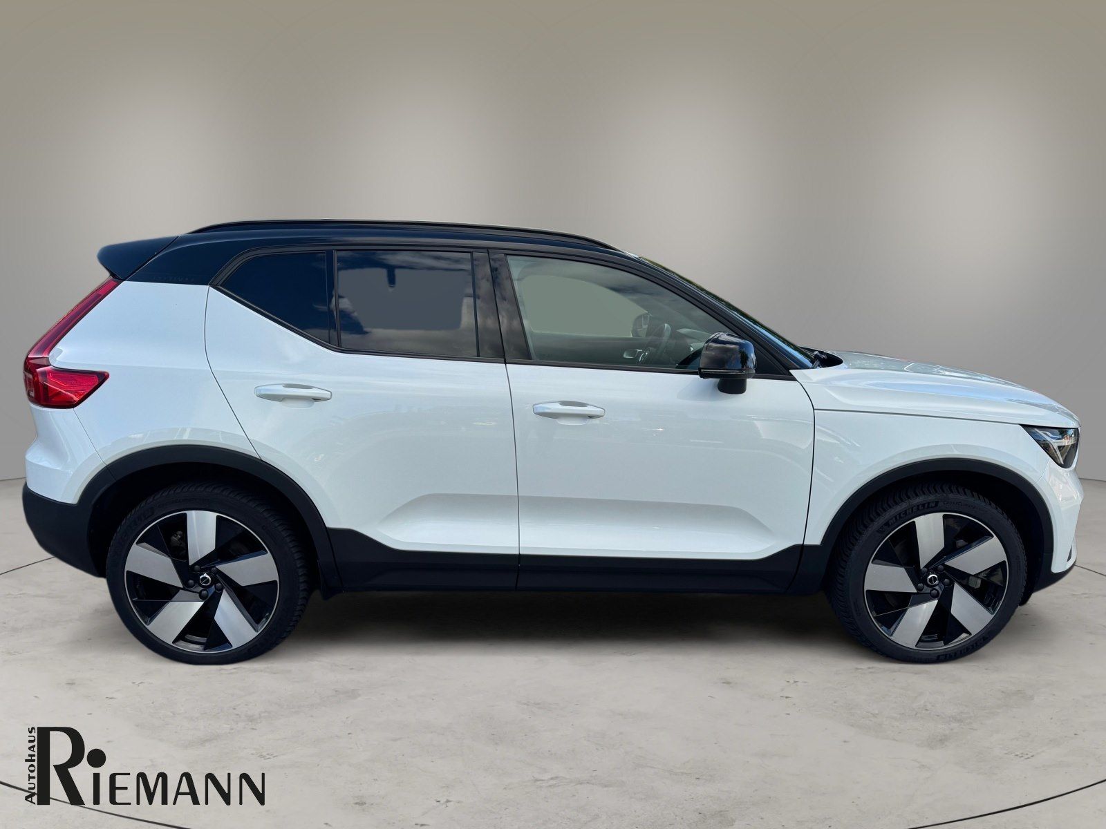 Volvo XC40 Recharge Twin Motor Plus + Winter-Paket