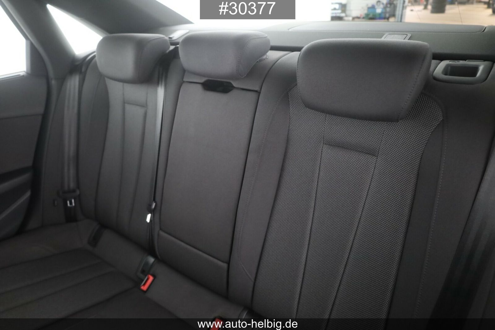 Audi A4 Lim. 40 TDI quattro advanced #Black#AHK#18Z#