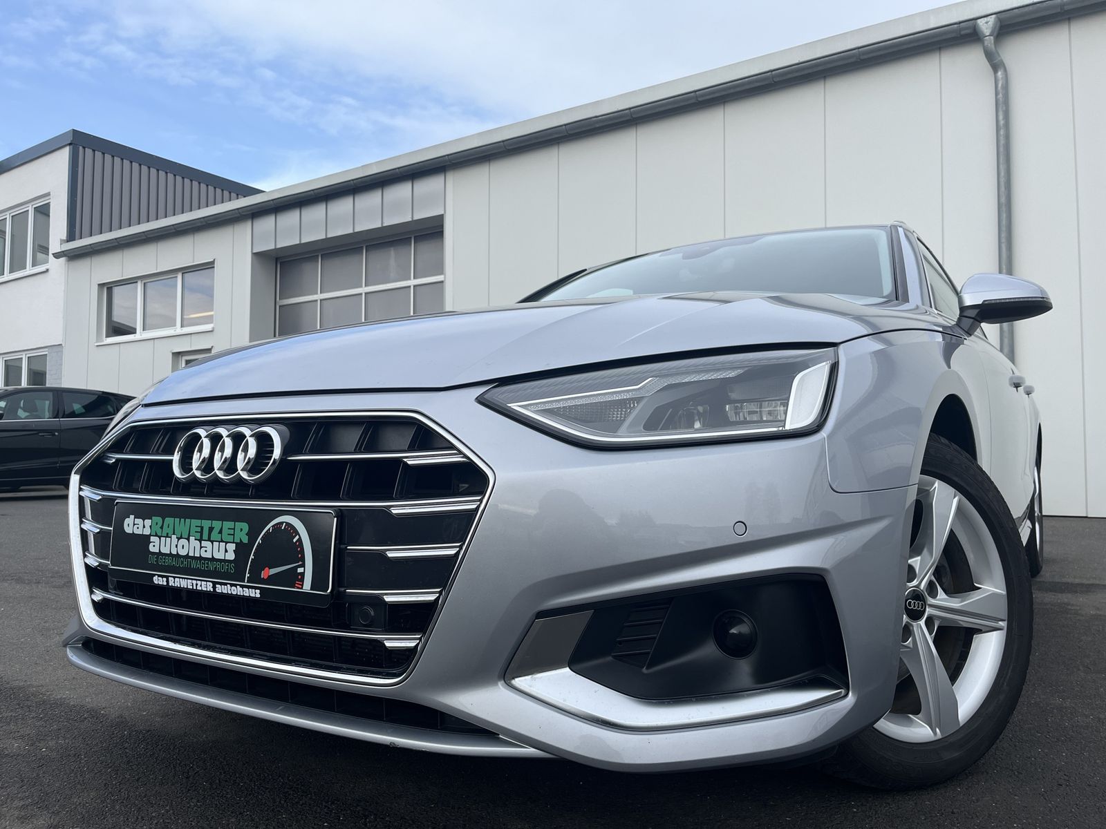 Audi A4 Avant 35 2.0 TDI S tronic advanced - Samsaru's Car Outlet
