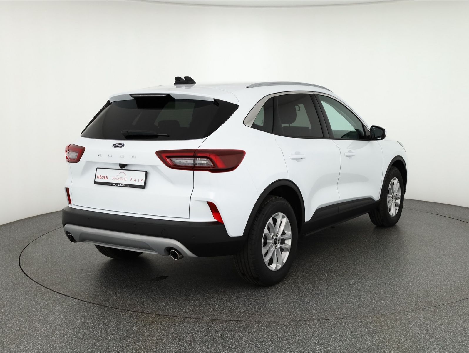 Ford Kuga 1.5 EB Titanium Aut. - Samsaru's Car Outlet