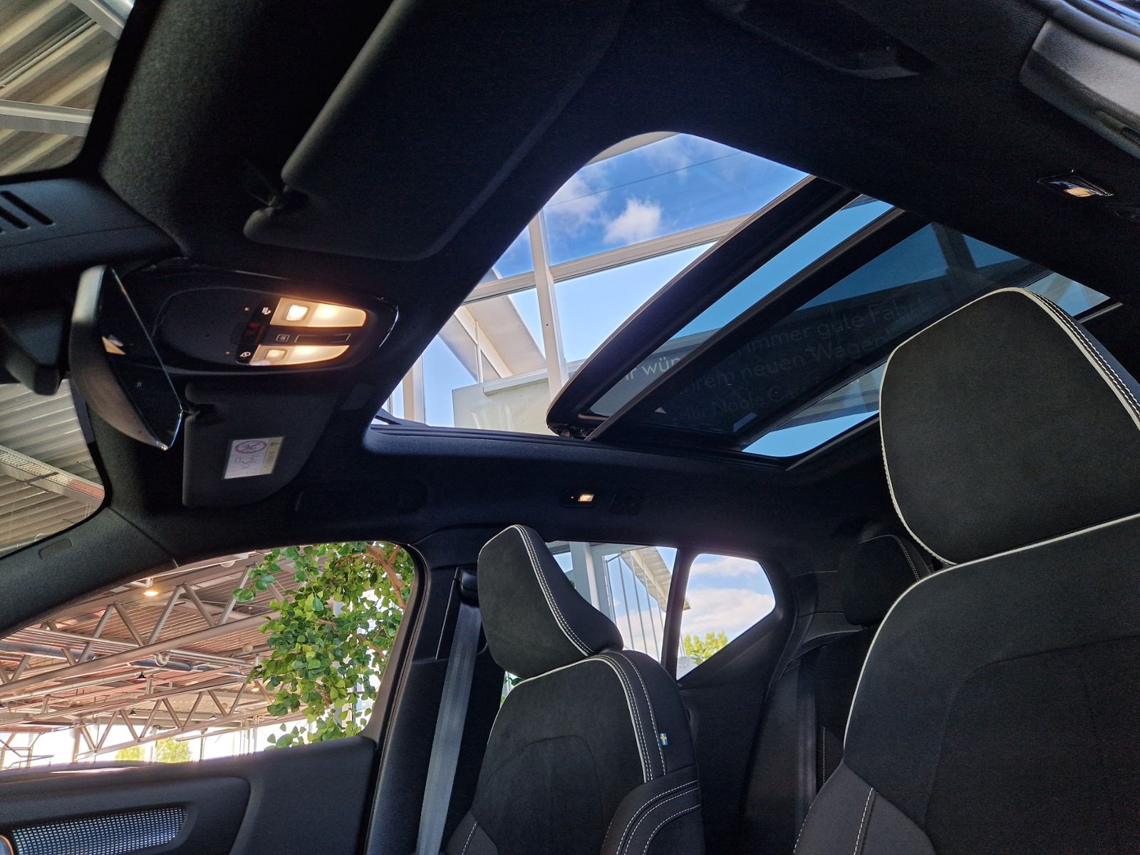 Volvo XC40 Ultra Dark PANO KLIMA ALU AHK NAVI