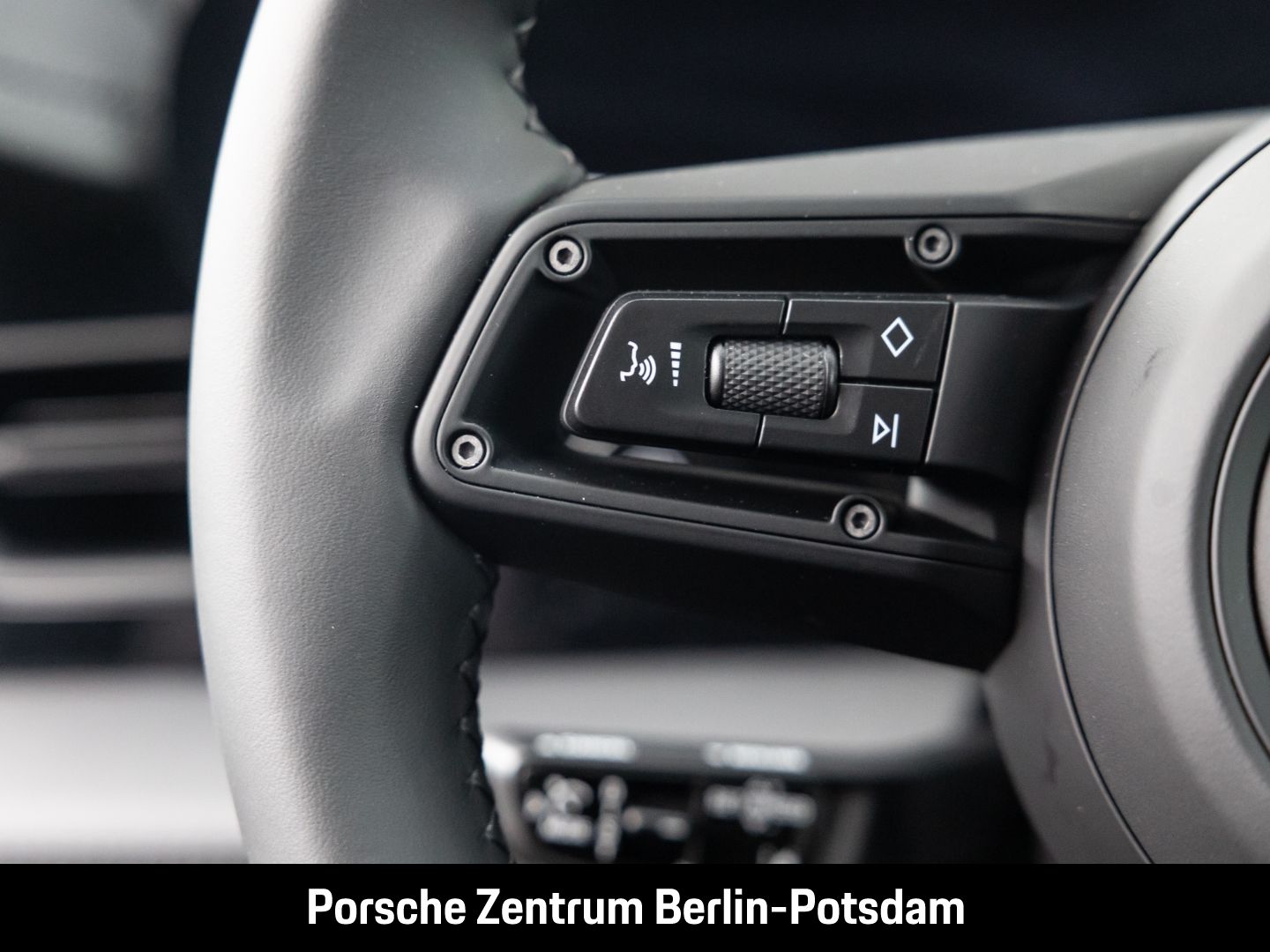Porsche Taycan 4 Cross Turismo HD-Matrix InnoDrive 21-Zo