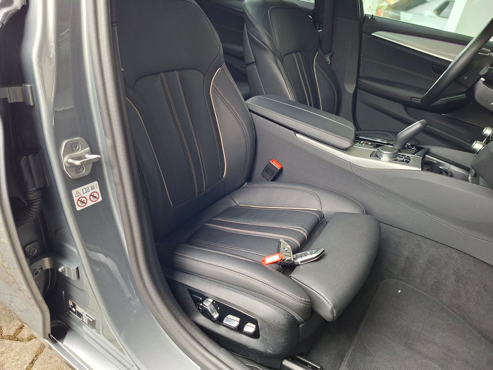 BMW 530d xDrive Touring LuxuryLine+360°CAM+PANO+ACC+