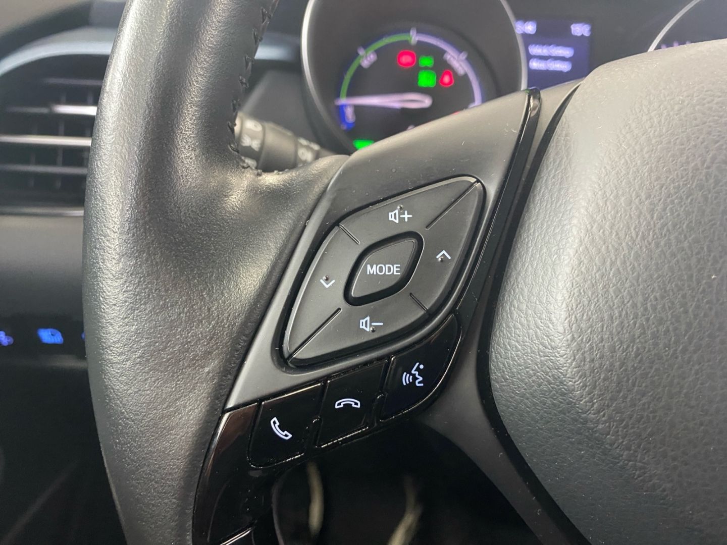 Toyota C-HR 2.0 Hybrid - Samsaru's Car Outlet