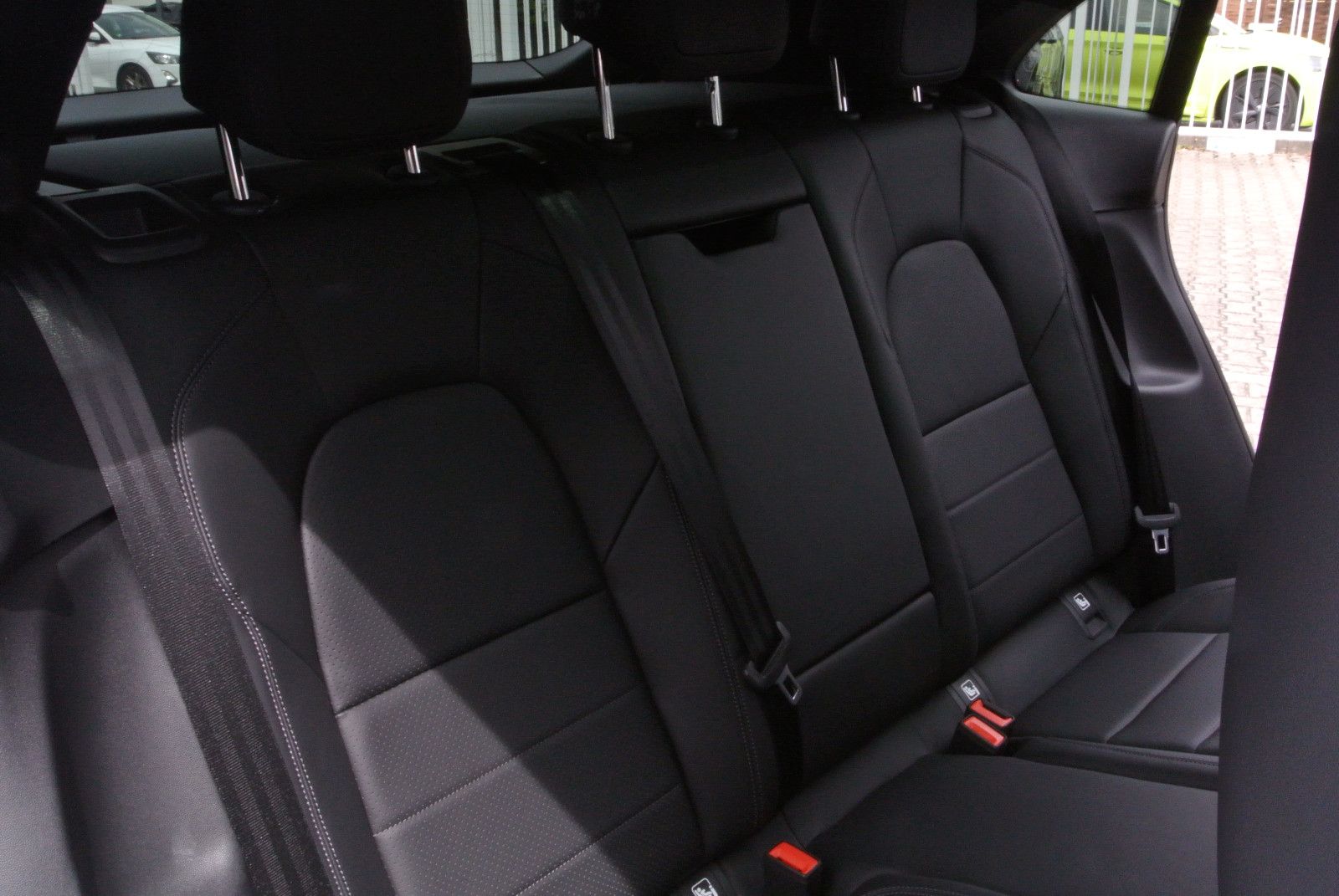 Porsche Macan E - Samsaru's Car Outlet