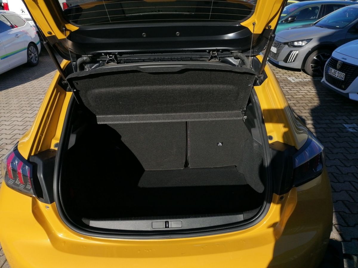 Peugeot 208 e- GT - Samsaru's Car Outlet