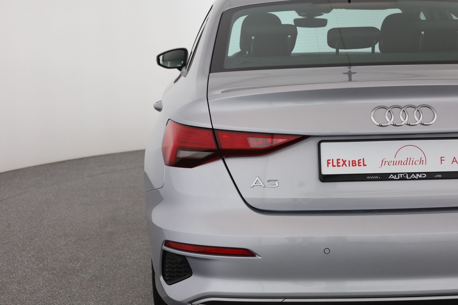 Audi A3 35 TDI S-Tronic Limousine LED Navi AHK Tempo