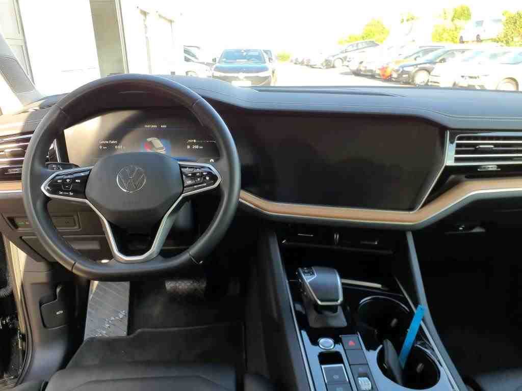 Volkswagen Touareg 4Motion 3.0 TDI - Samsaru's Car Outlet