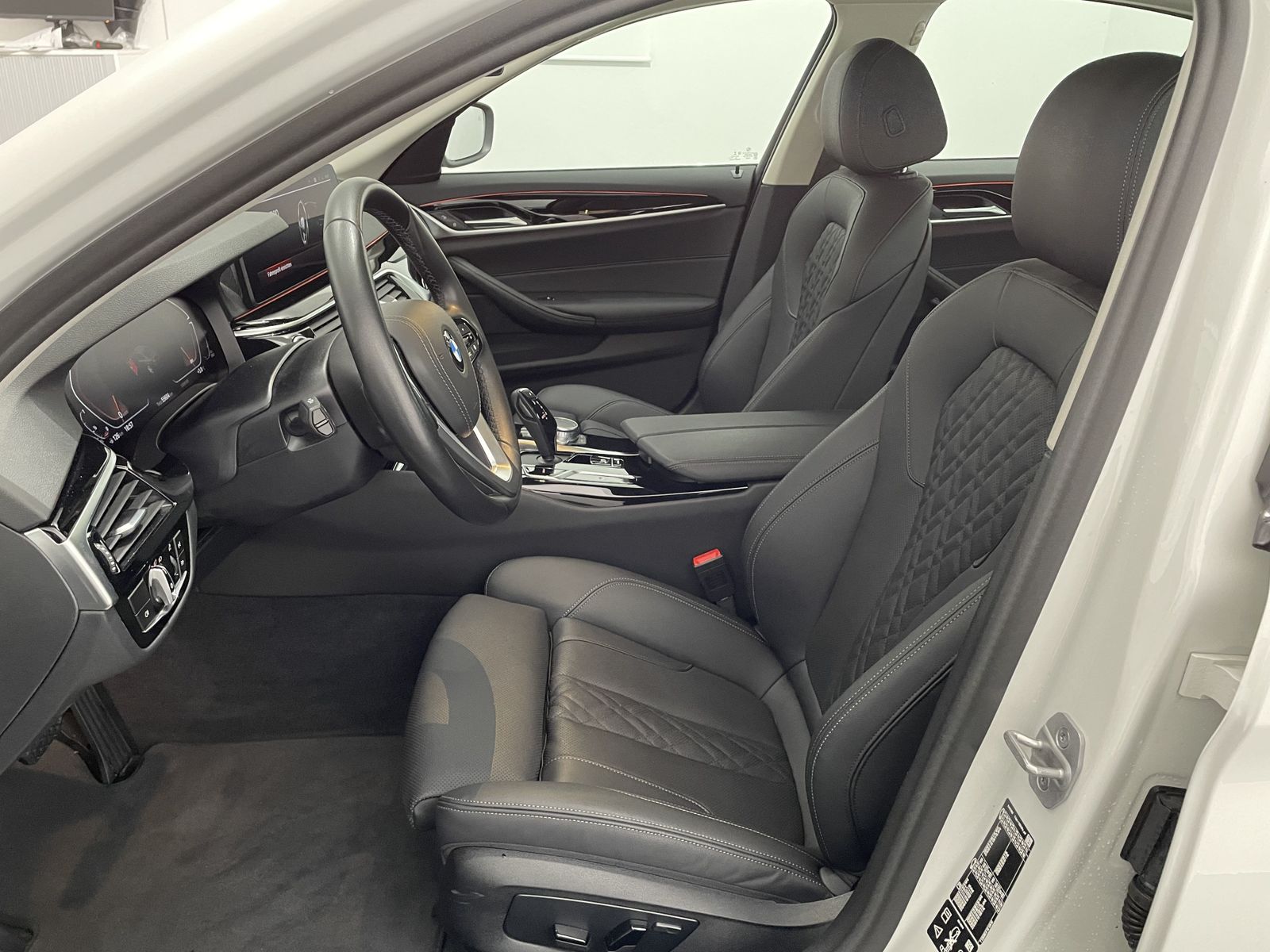 BMW 540d xDrive Laser/AHK/SHZ/HUD/DAB