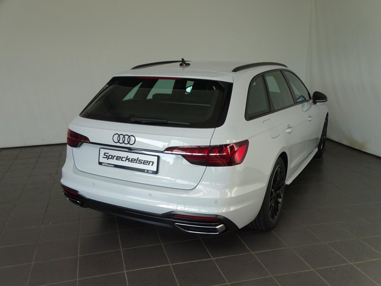 Audi A4 Avant 2.0 TDI advanced Aut. - Samsaru's Car Outlet