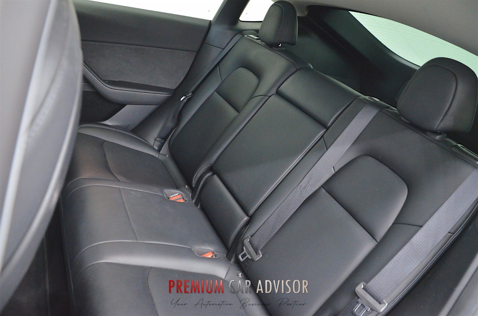 Tesla Model Y Long Range Dual AWD 19" AHK