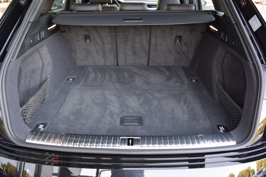 Audi Q8 50 e-tron quattro S-line - Samsaru's Car Outlet