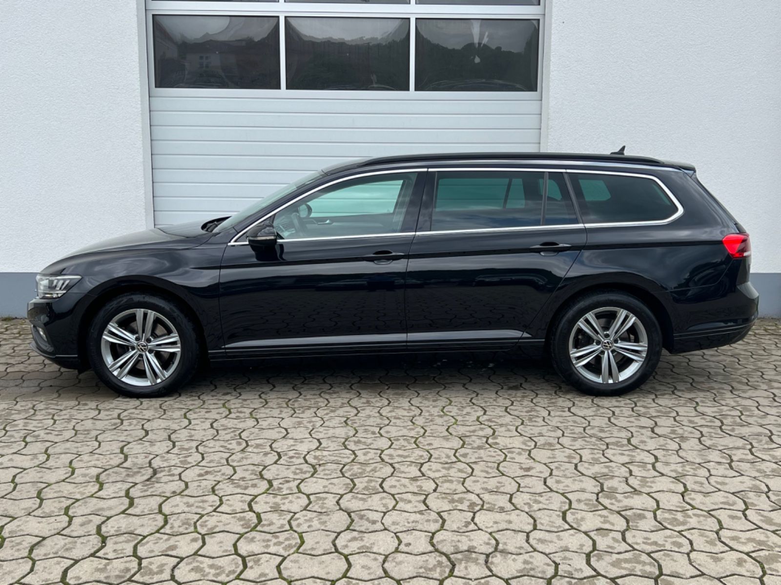 Volkswagen Passat 2.0 TDI - Samsaru's Car Outlet