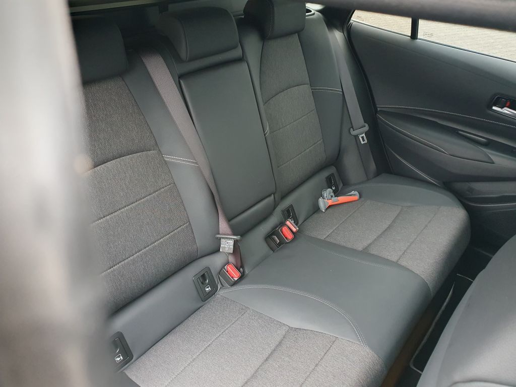 Toyota Corolla 1.8 Hybrid Touring Sports Team Deutschla