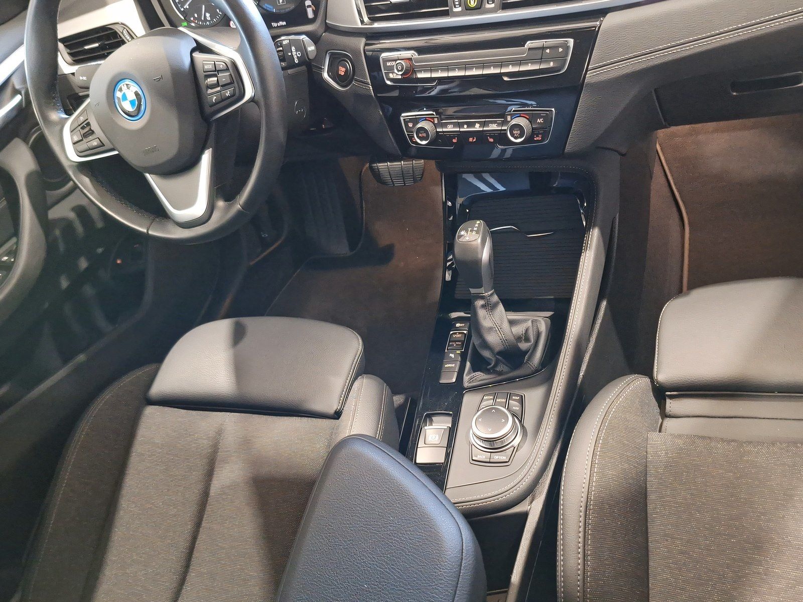 BMW X1 xDrive25e Sport Line - Samsaru's Car Outlet