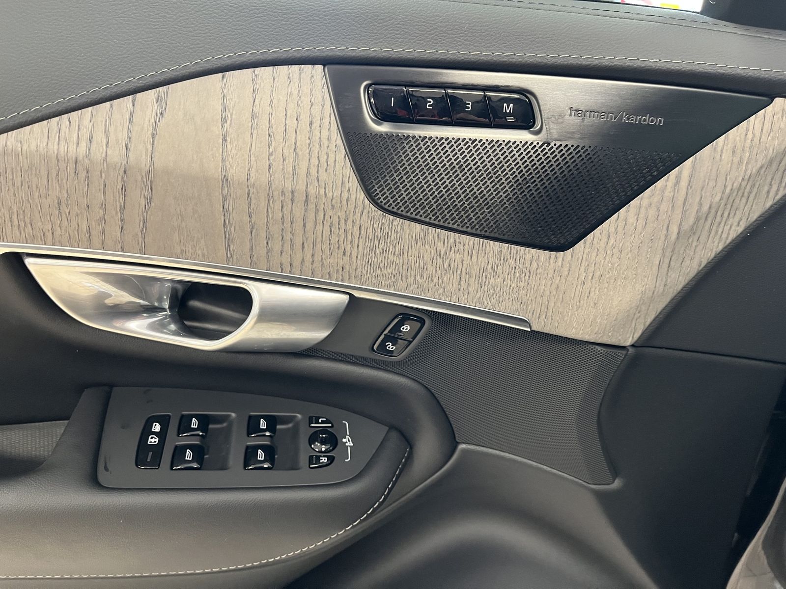 Volvo XC90 Plus Bright T8 Recharge AWD*7-Sitzer*Leder*