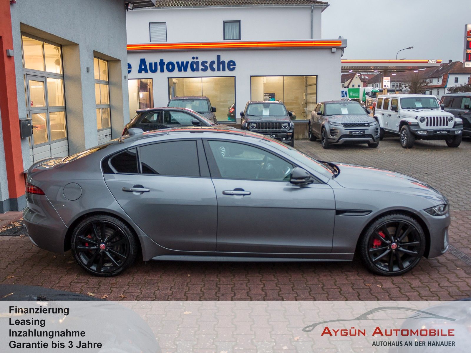 Jaguar XE D200 RWD R-Dynamic Black*ACC*AHK*HUD*Pano*