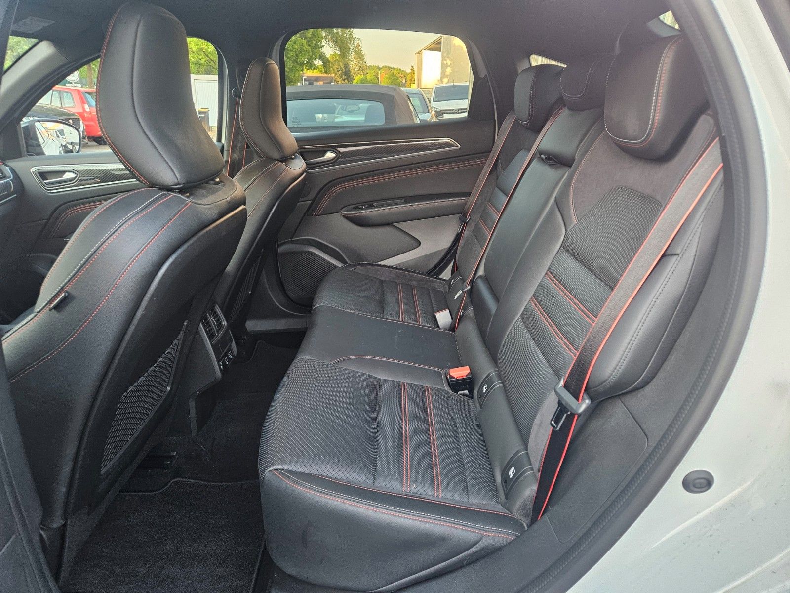 Renault ARKANA 1.3 TCE R.S. LiNE AUT BENZIN/HYBRID - Samsaru's Car Outlet