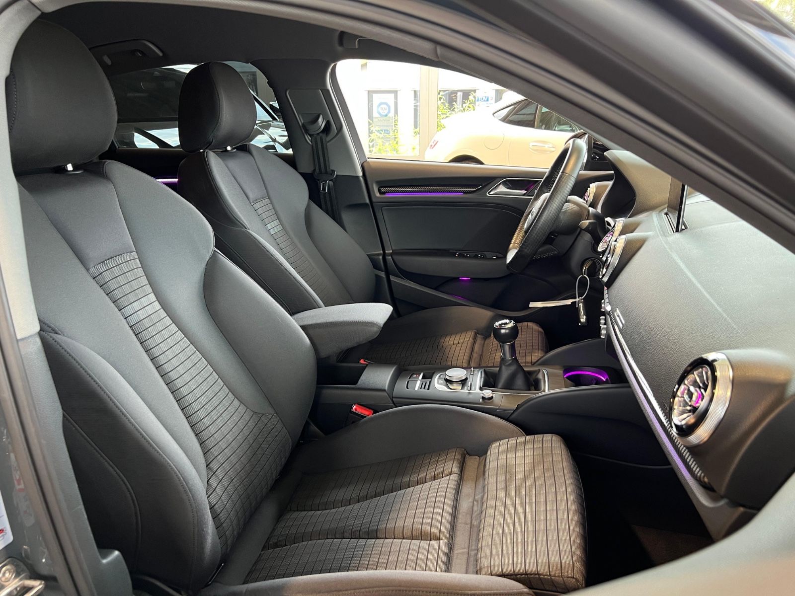 Audi A3 Limousine 30 TFSI S-Line - Samsaru's Car Outlet